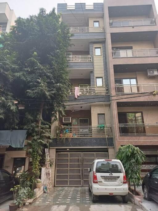 Apartment Sufiyana सादा परन्तु सुन्दर 2 New Delhi