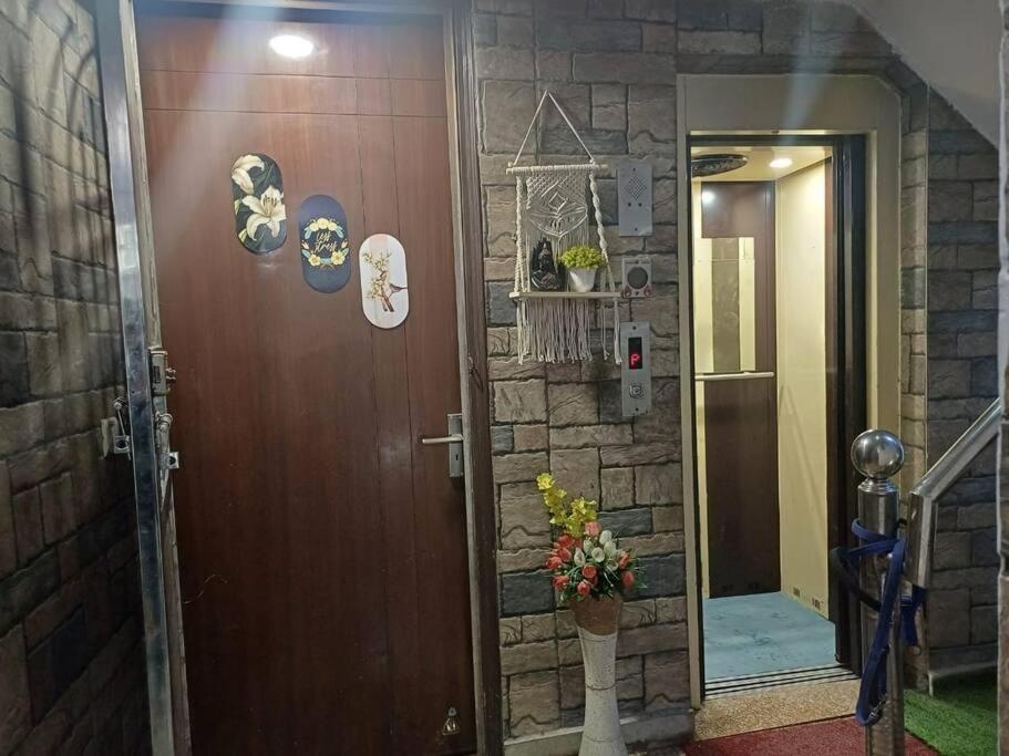 Apartment Sufiyana सादा परन्तु सुन्दर 2 *